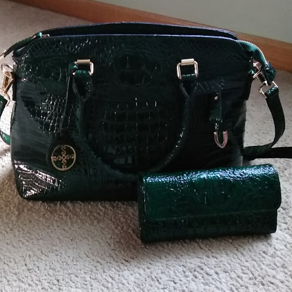 Emerald Stauer handbag with matching wallet